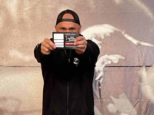 Gift Pack 6: 1 x Hoodie & 2 x Gift Cards